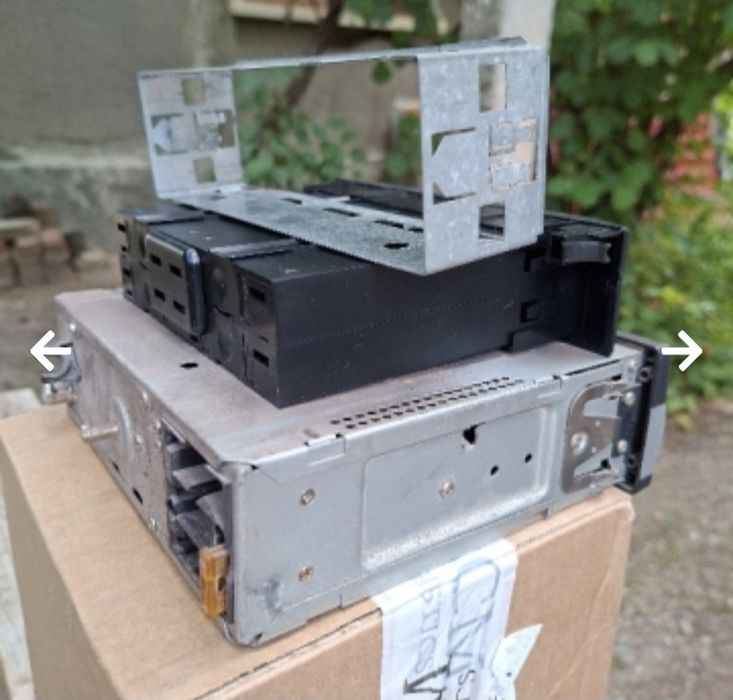 Продавам ретро радио Grundig SCC-1301 и касетник Fisher
