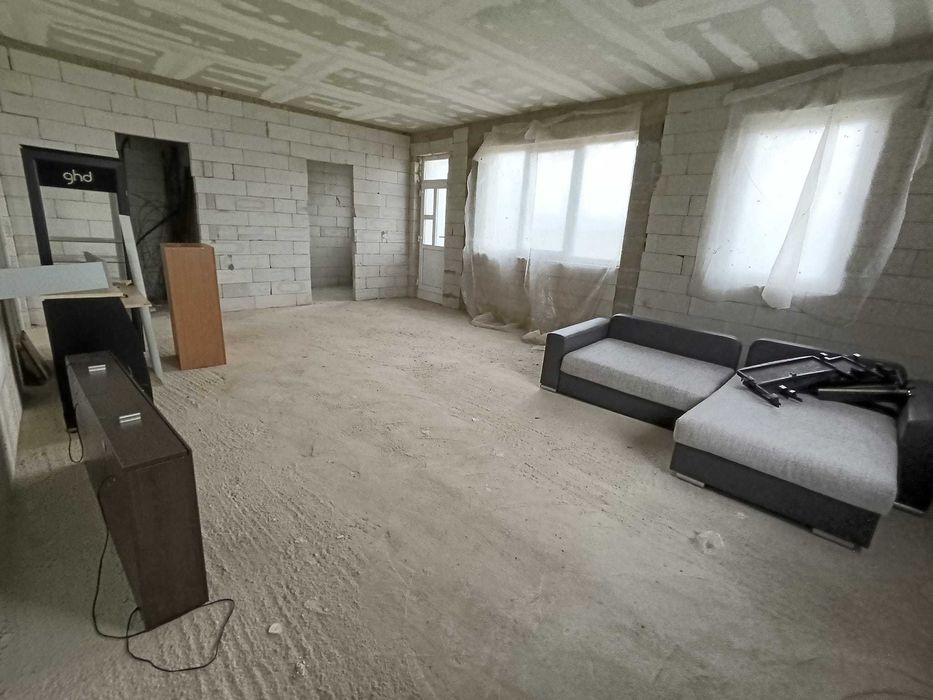 persoana fizica ofer :  Rezidență Elegantă cu Oportunități Uimitoare