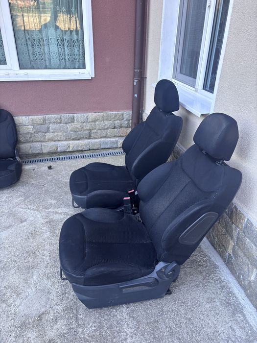 Седалки за citroen c2 vts