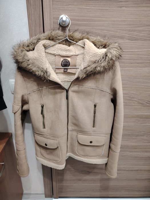 Зимно кожухче,бежав цвят