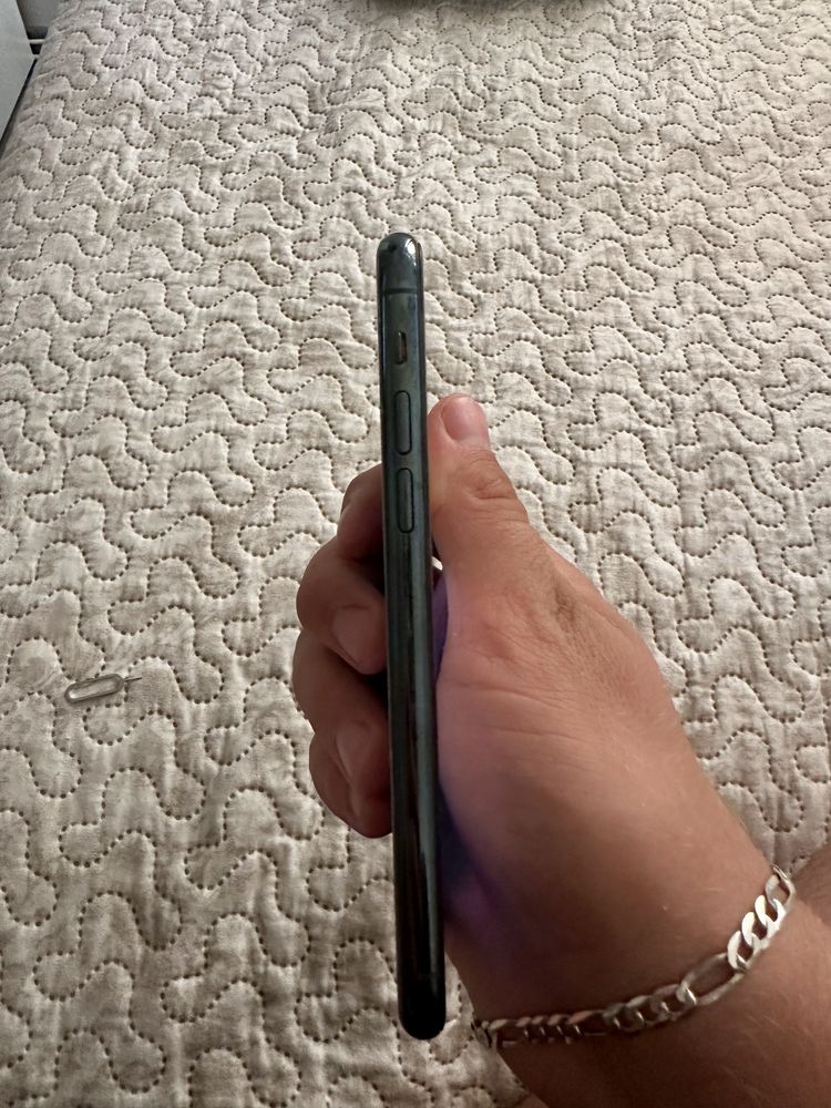 iPhone 11 Pro 64GB Funcțional,sticlă spate spartă