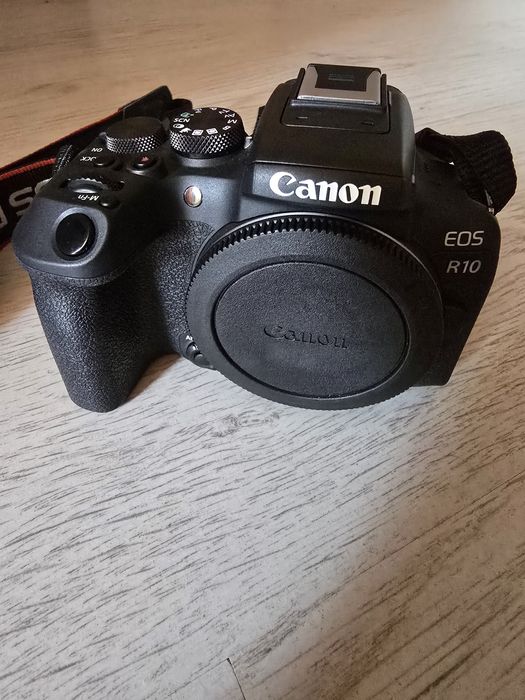 Canon EOS R10 + 18-45 MM