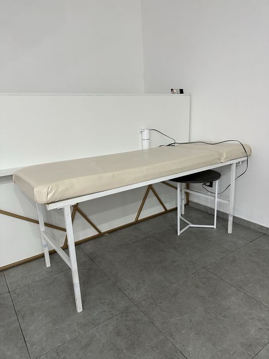 Продам кушетку медицинскую, крепкая