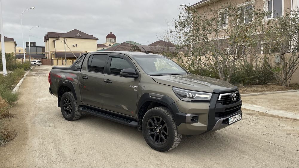 Аренда пикапа TOYOTA HILUX 2021 г/в с водителем!