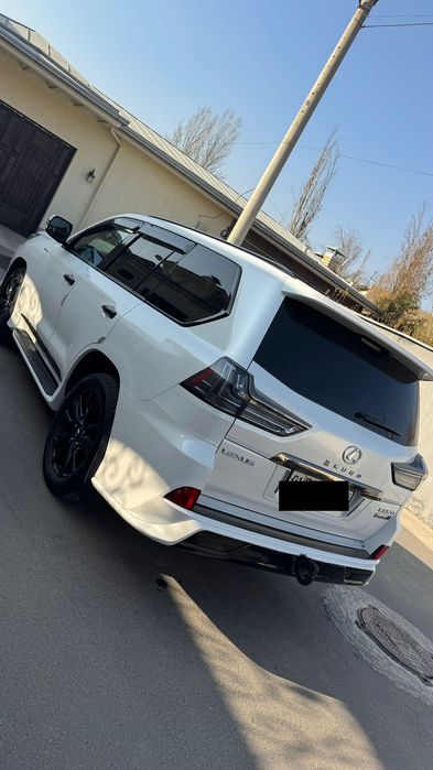 Lexus LX570 KURO