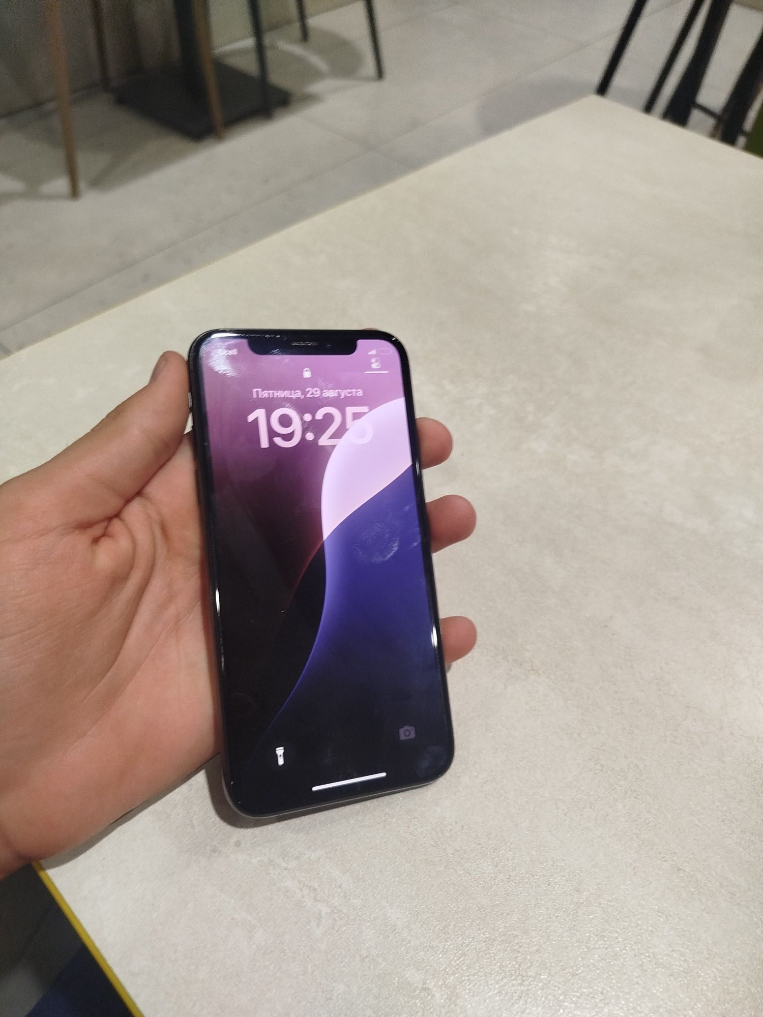 Iphone xs qora face tru tobe bor