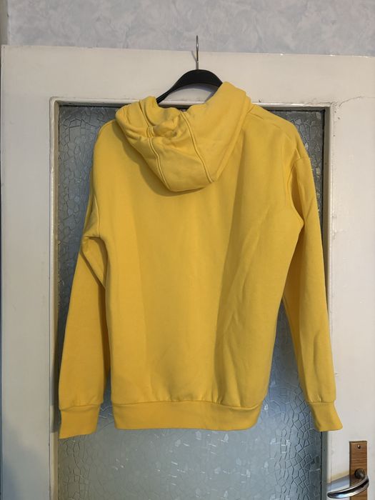 Уголемен унисекс суичър