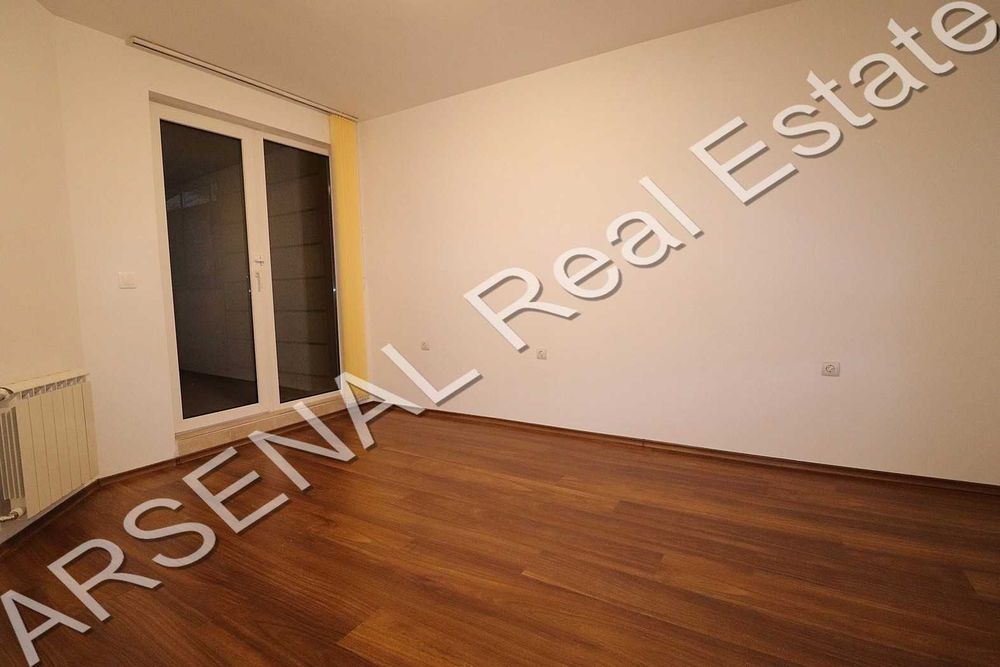 Дава се под наем Тристаен апартамент в София, Красно село - 120 кв.м за 550 € - Снимка #1