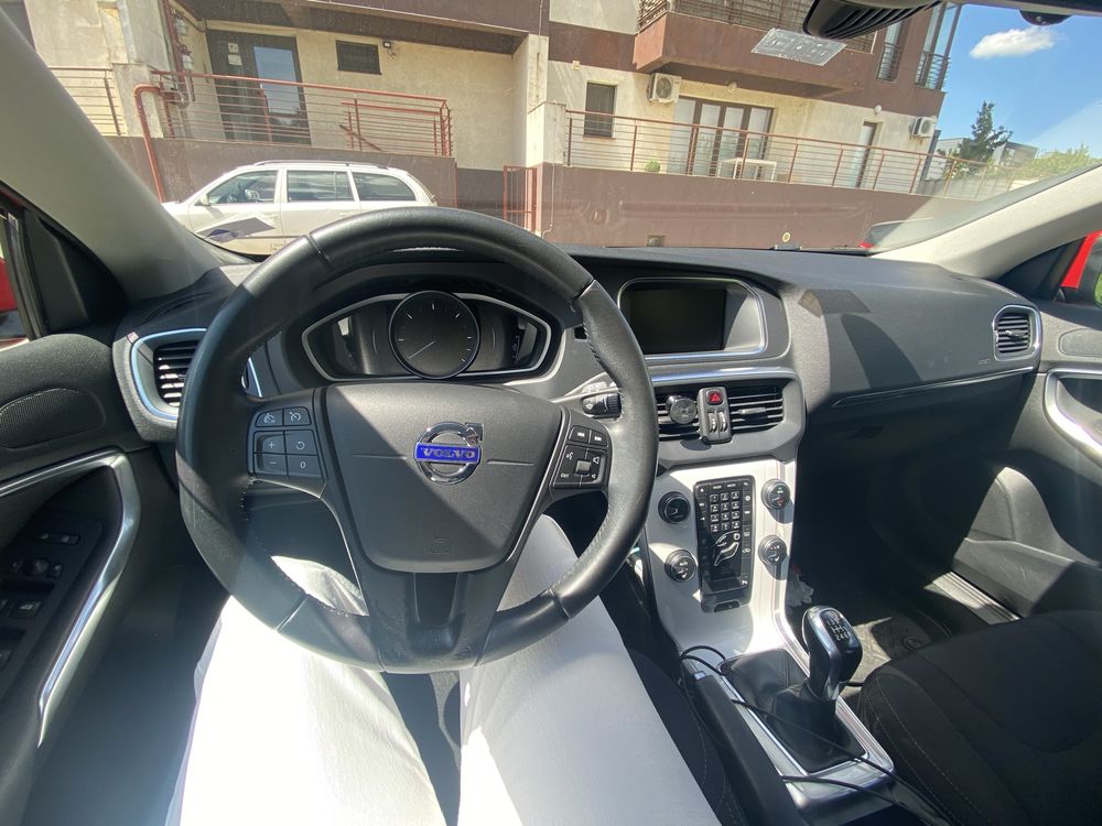 Volvo V40 D2 2016