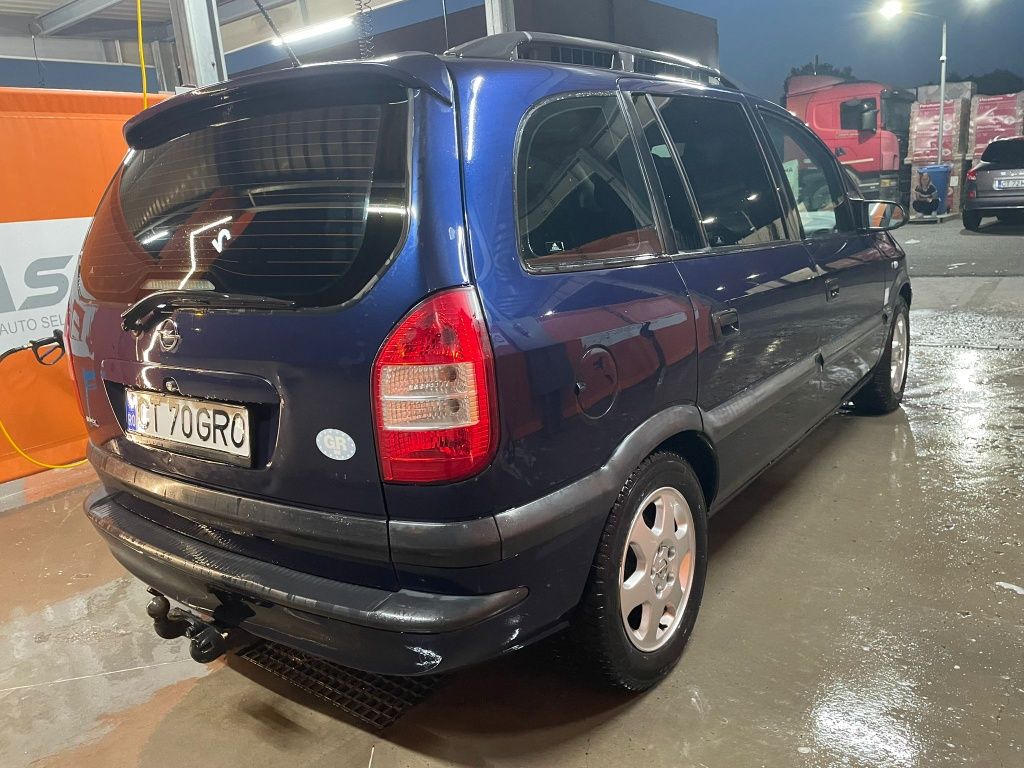 Proprietar vand opel zafira