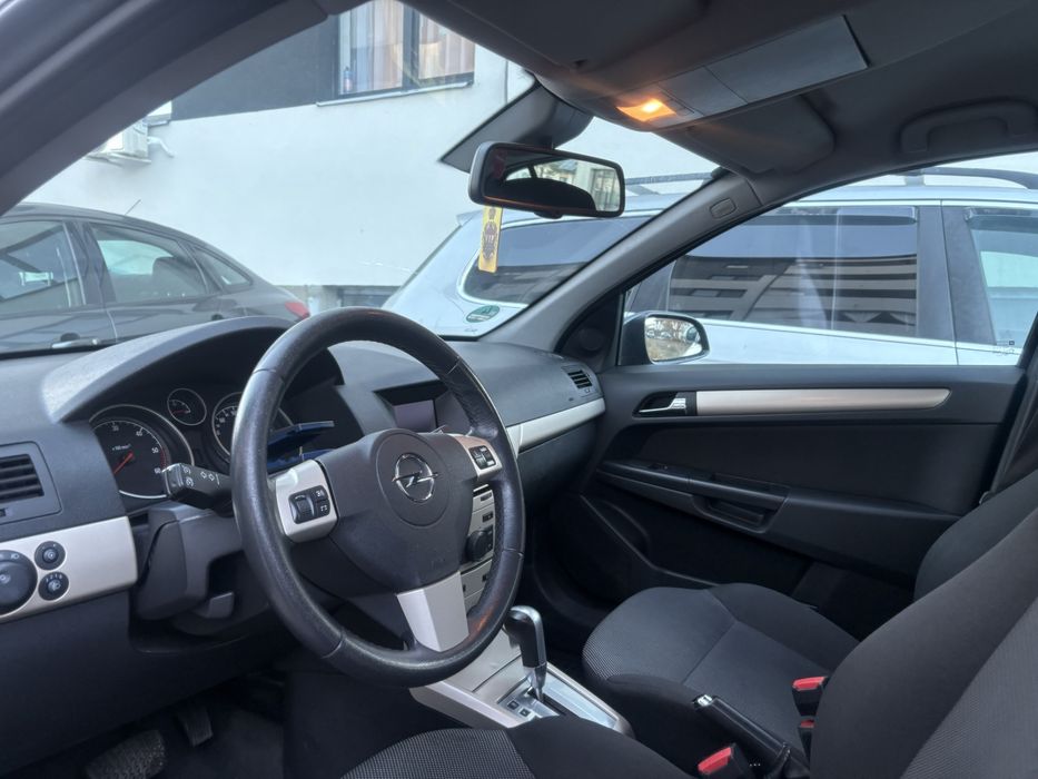 Opel Astra H - automata - 2009
