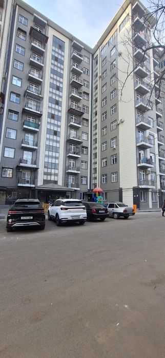 Юнусабад 8 квартал. Продается квартира 2/1/11