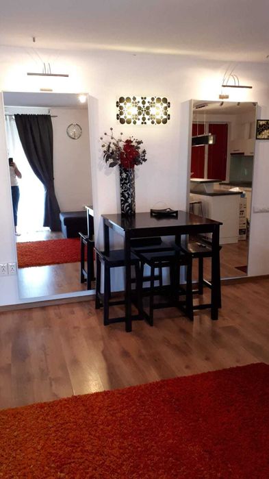 Inchiriez apartament TgMures zona 0 cu vedere spre Piata Trandafirilor