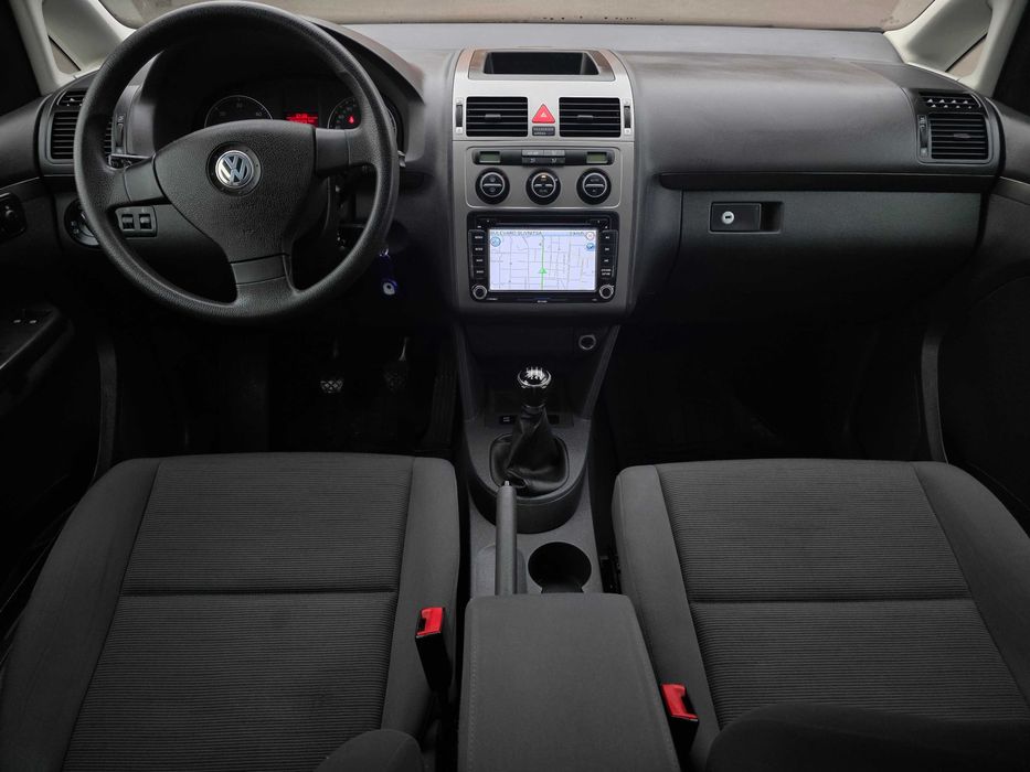 VW Touran | 1.9 TDI | Навигация | Задна камера |+4 летни гуми с джанти