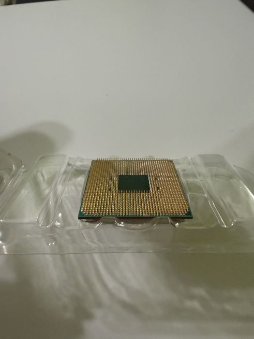 procesor amd ryzen 5 3400g cu placa grafica