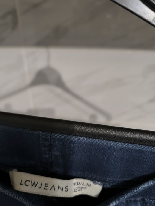 Blugi femei frumoși