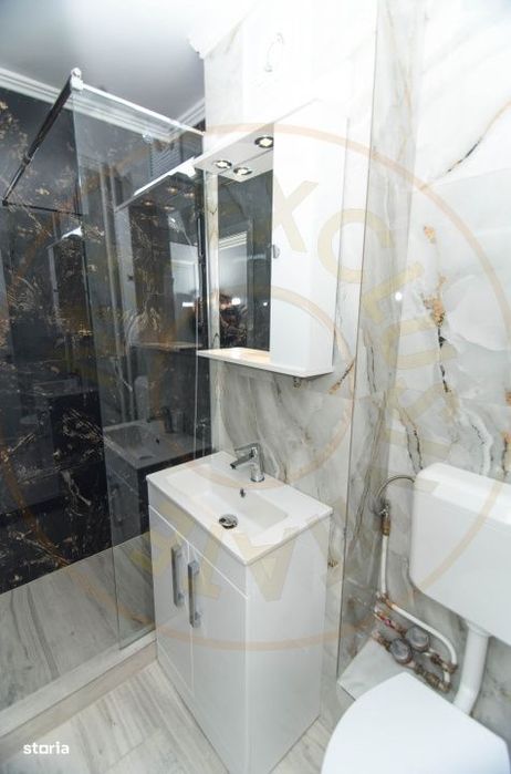 Garsoniera decomandata - renovata - etaj 1 - Gavana