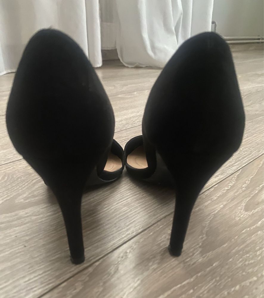 Pantofi Stradivarius marimea 37 superbi