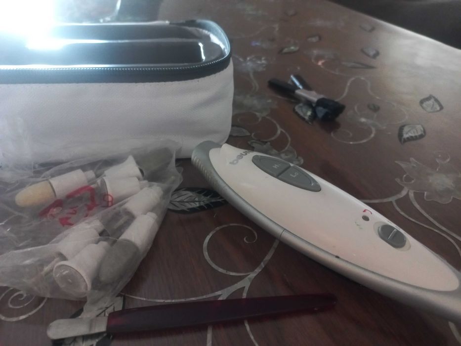 Електрическа машинка за маникюр и педикюр