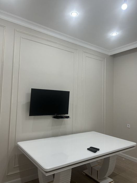 Стол 2метра на 1,20 высота 80