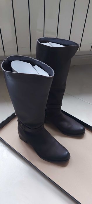 Три чифта кожени ботуши и боти