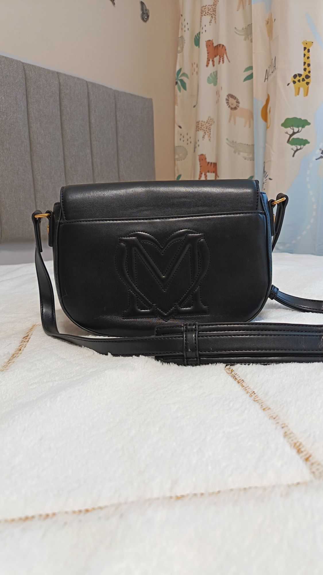 Дамска чанта, Moschino
