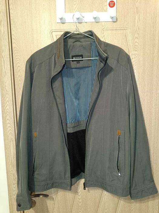 Продавам якета и суичър