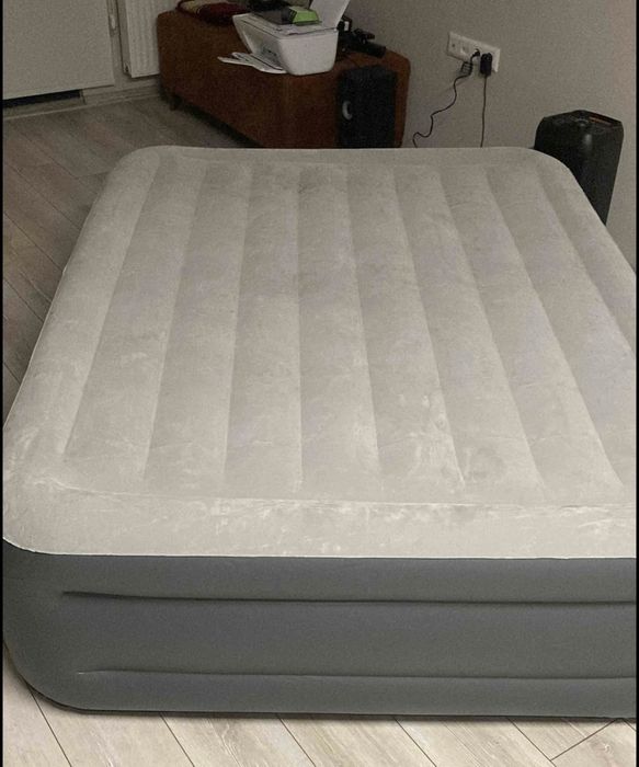 надуваем матрак intex