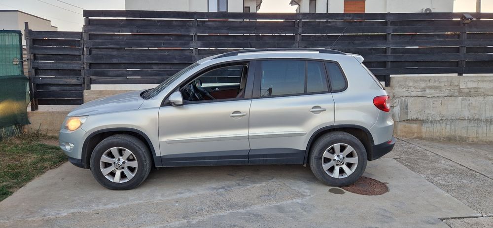 Vând Volkswagen Tiguan