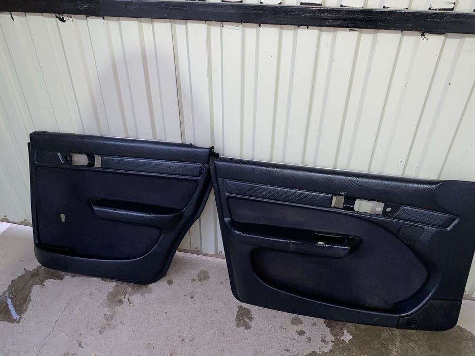 Обшивки двери ауди а6,100 с4