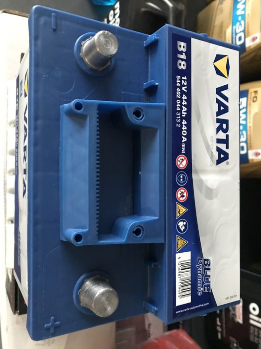 VARTA Blue Dynamic 12V 44Ah 440A - Borna Normala (dreapta +)