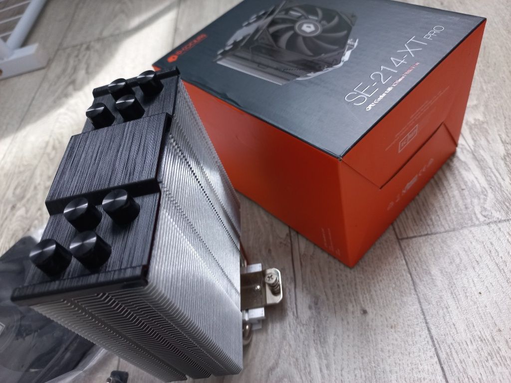 Продам Башенный кулер ID-Cooling SE-214 XT! Для платформы Intel и AMD!