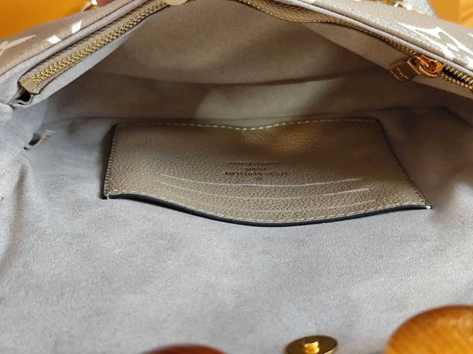 Louis Vuitton дамска чанта със свалящи се кожена каишка и верижка