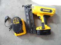 pistol cuie dewalt