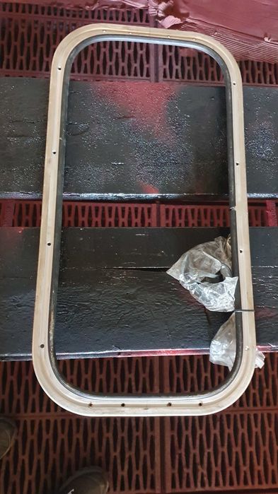 Trapa cu actionare manuala