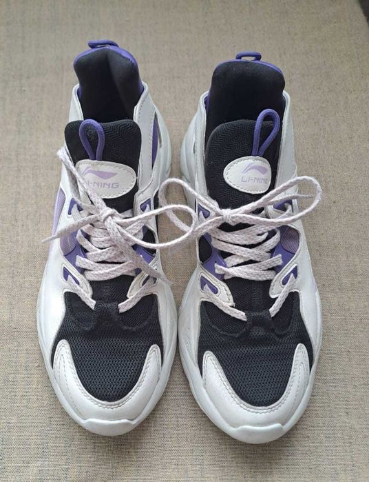 Продам фирменные кроссовки олимпийского бренда Li-ning, почти новые