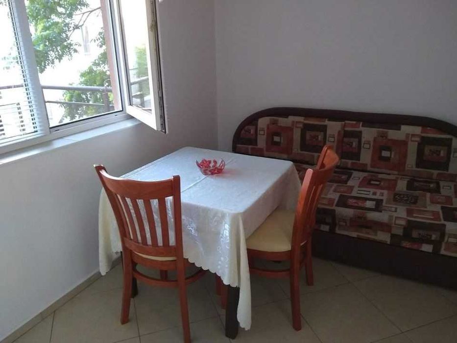 Дава се под наем Двустаен апартамент в Бургас, Братя Миладинови - 50 кв.м за 153 € - Снимка #3