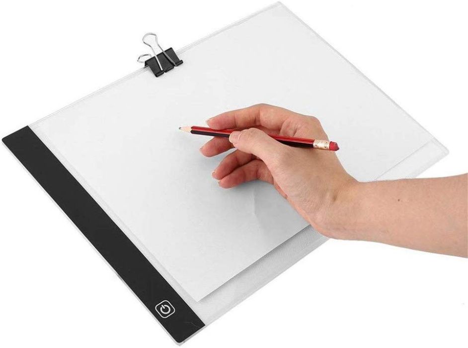 Plansă cu iluminare LED pentru desen. Dezvolta imaginatia si indemanar