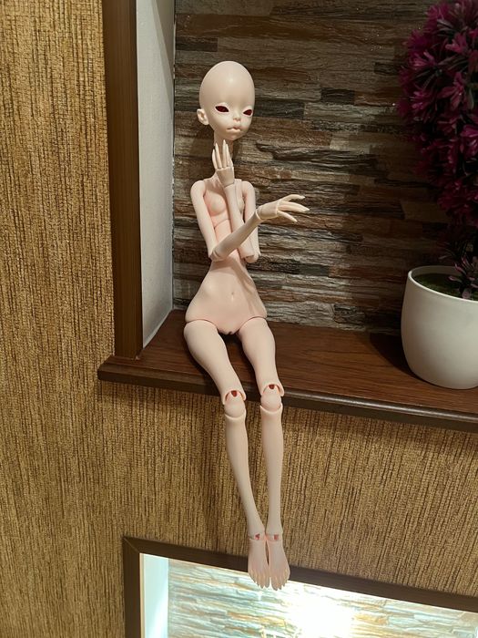 Продам новую куклу BJD