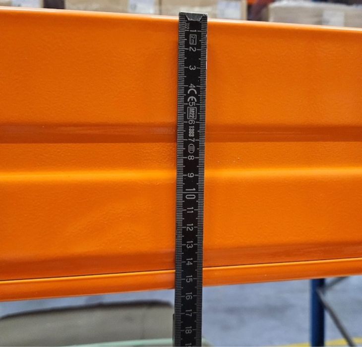 Rafturi metalice pentri paleti