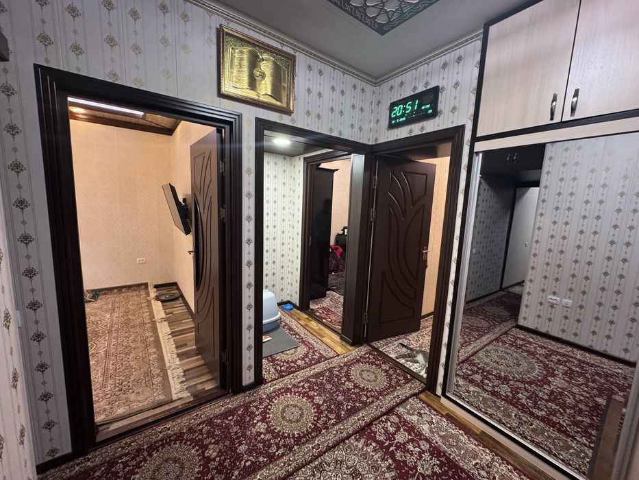 Uy sotiladi srochna 3 xonali yevro remont. xokimiyat yonida