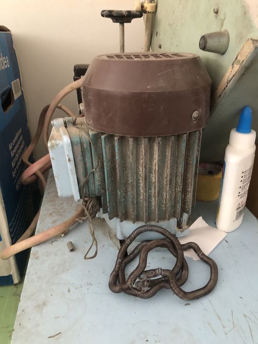 Электродвигатель асинхронный б/у