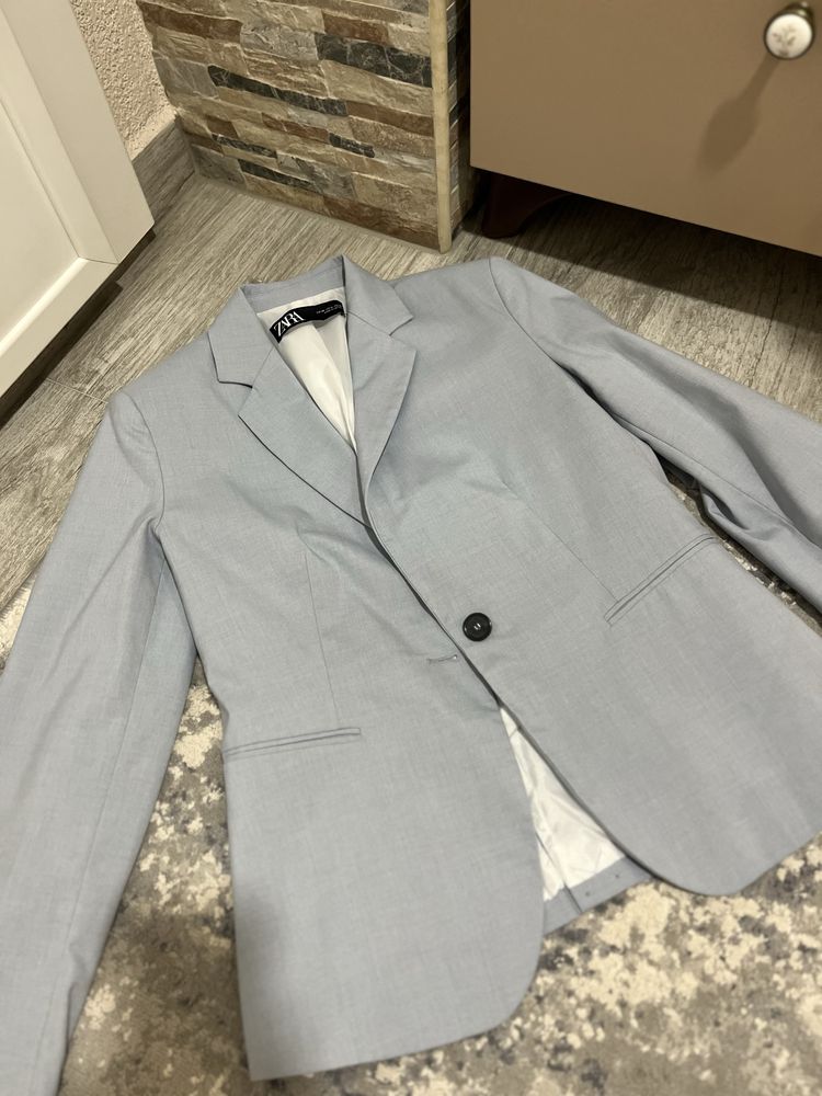 Светло синьо сако Zara