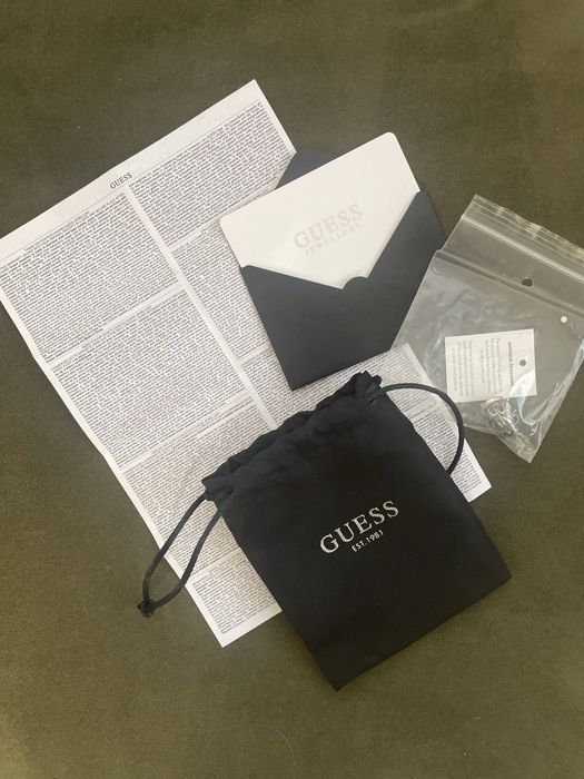 Нови обеци Guess