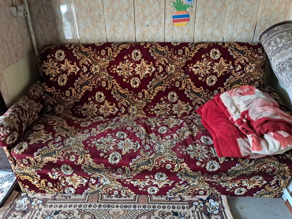 Divan sotiladi holati yaxshi