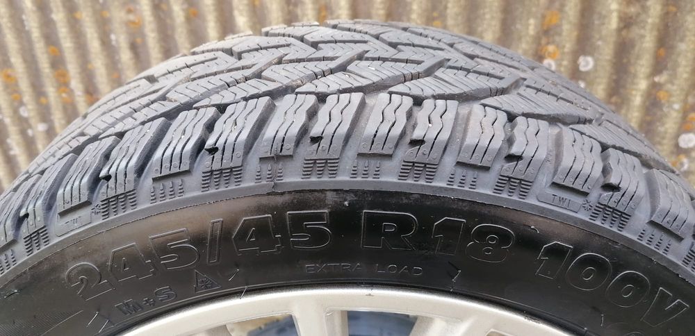 Jante bmw cu anvelope de iarna 18" + cadou 2 de vara