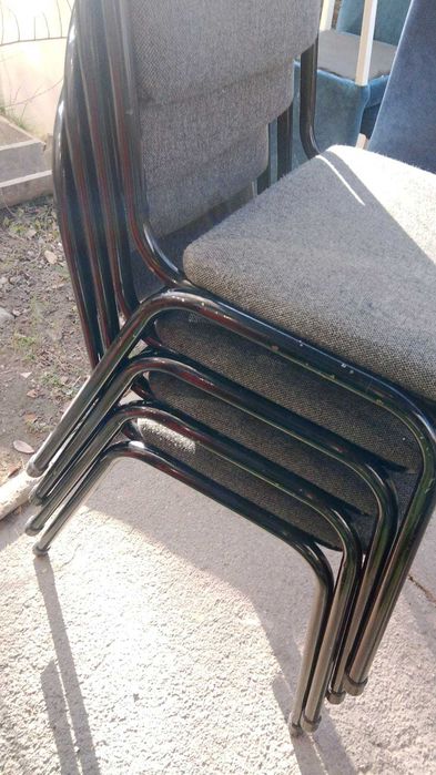 продаю офисные стулья