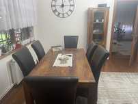 Set mobila lemn masiv , masa 6 scaune 2 vitrine