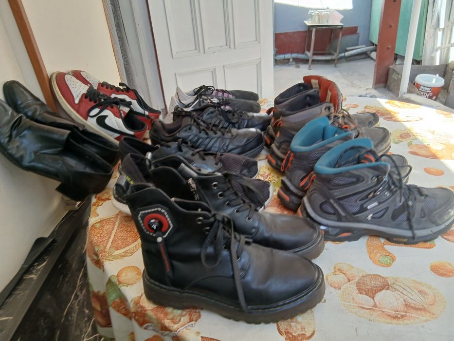 Ботинки спортивные .