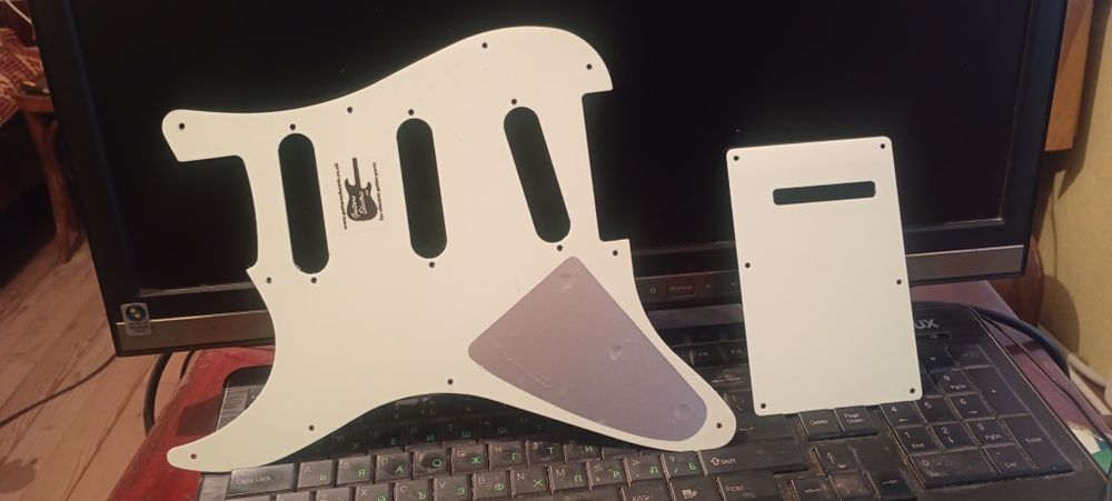 Pickguard Backplate Pickups Части за китара